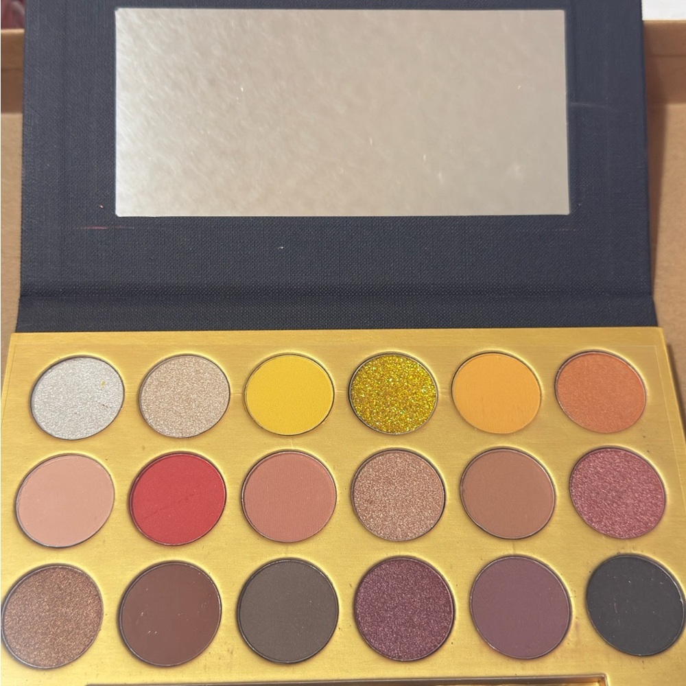 BeDenno 18 Shade Eye Shadow palette New